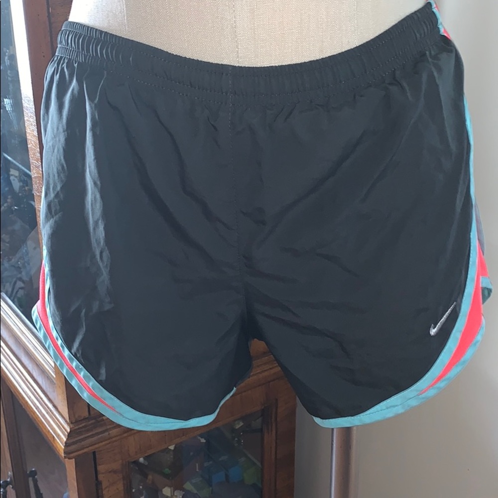 Nike dri-fit lined shorts drawstring closer XS